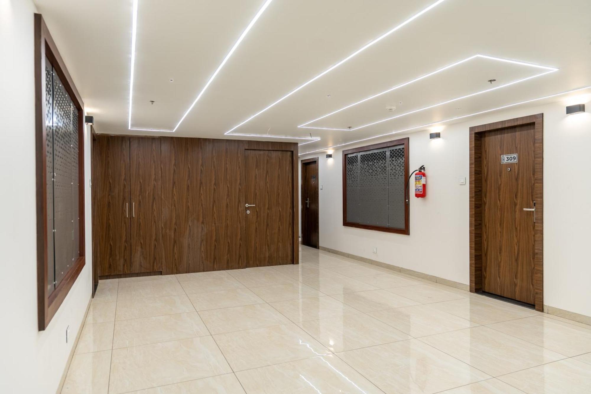 The Living Hub Business Hotel, Kolhapur Extérieur photo
