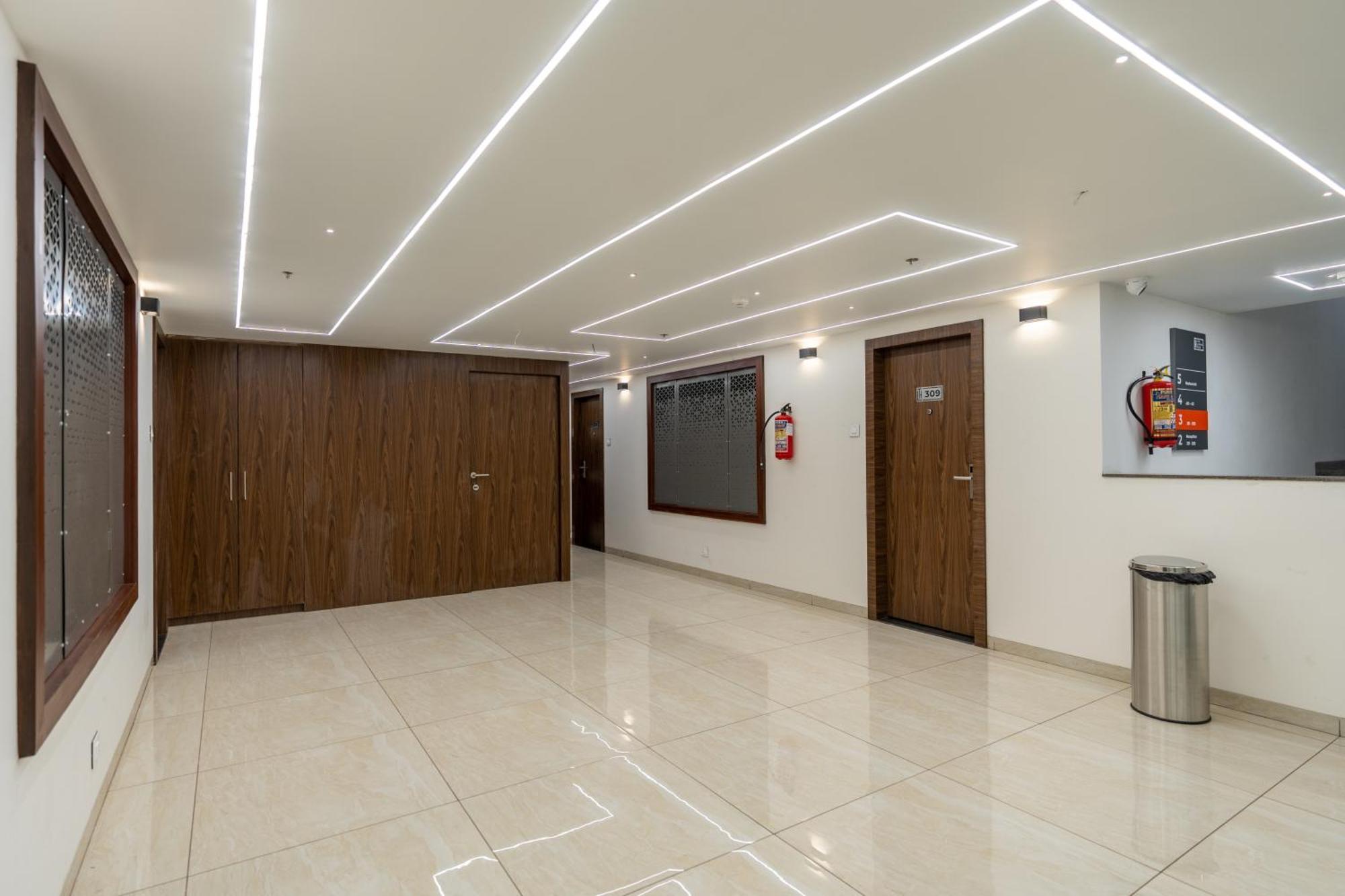 The Living Hub Business Hotel, Kolhapur Extérieur photo