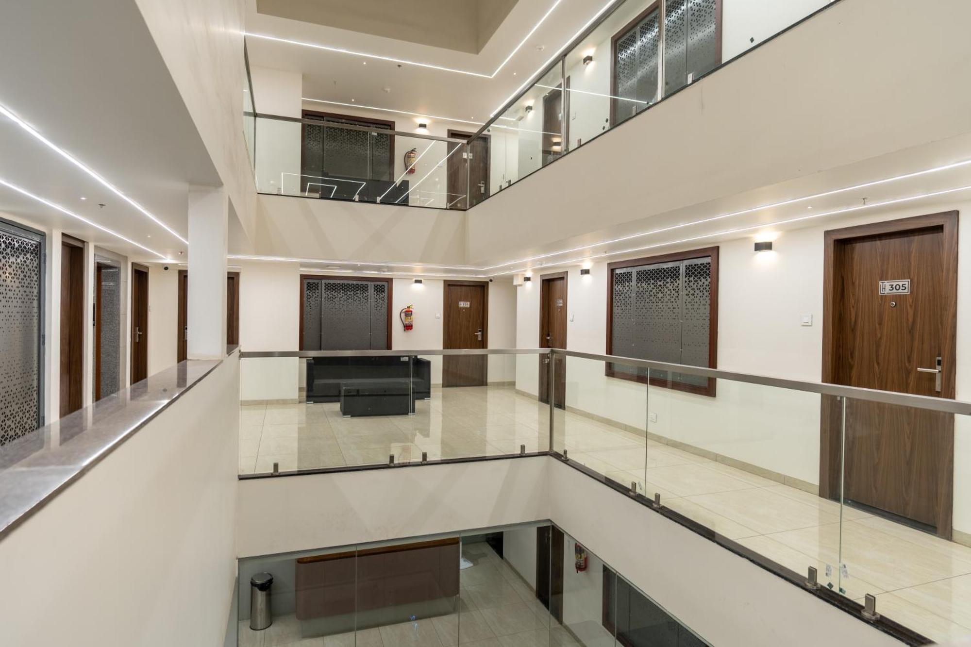 The Living Hub Business Hotel, Kolhapur Extérieur photo