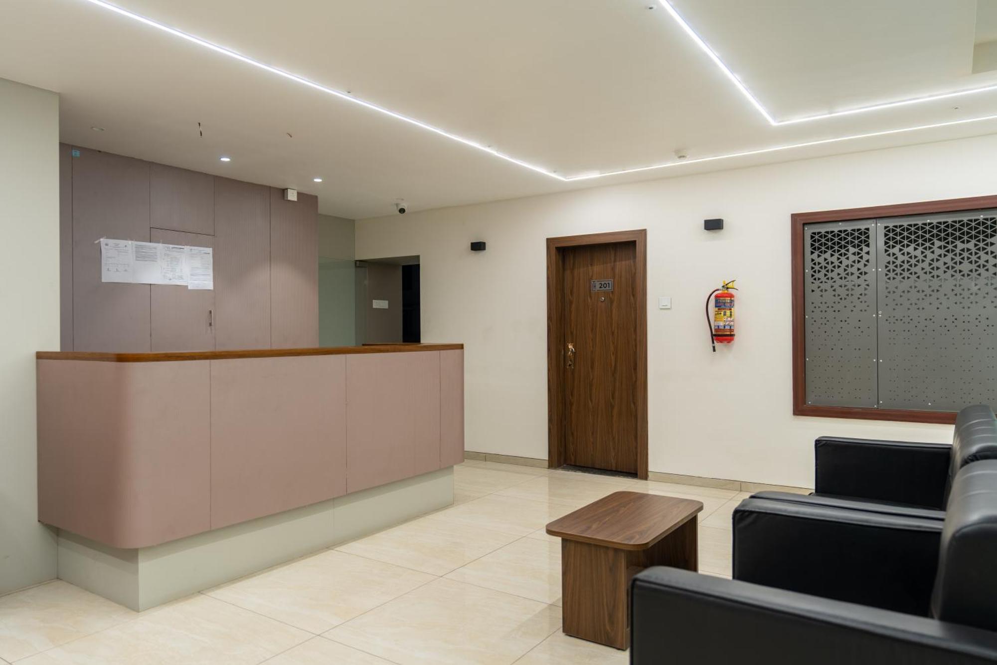 The Living Hub Business Hotel, Kolhapur Extérieur photo